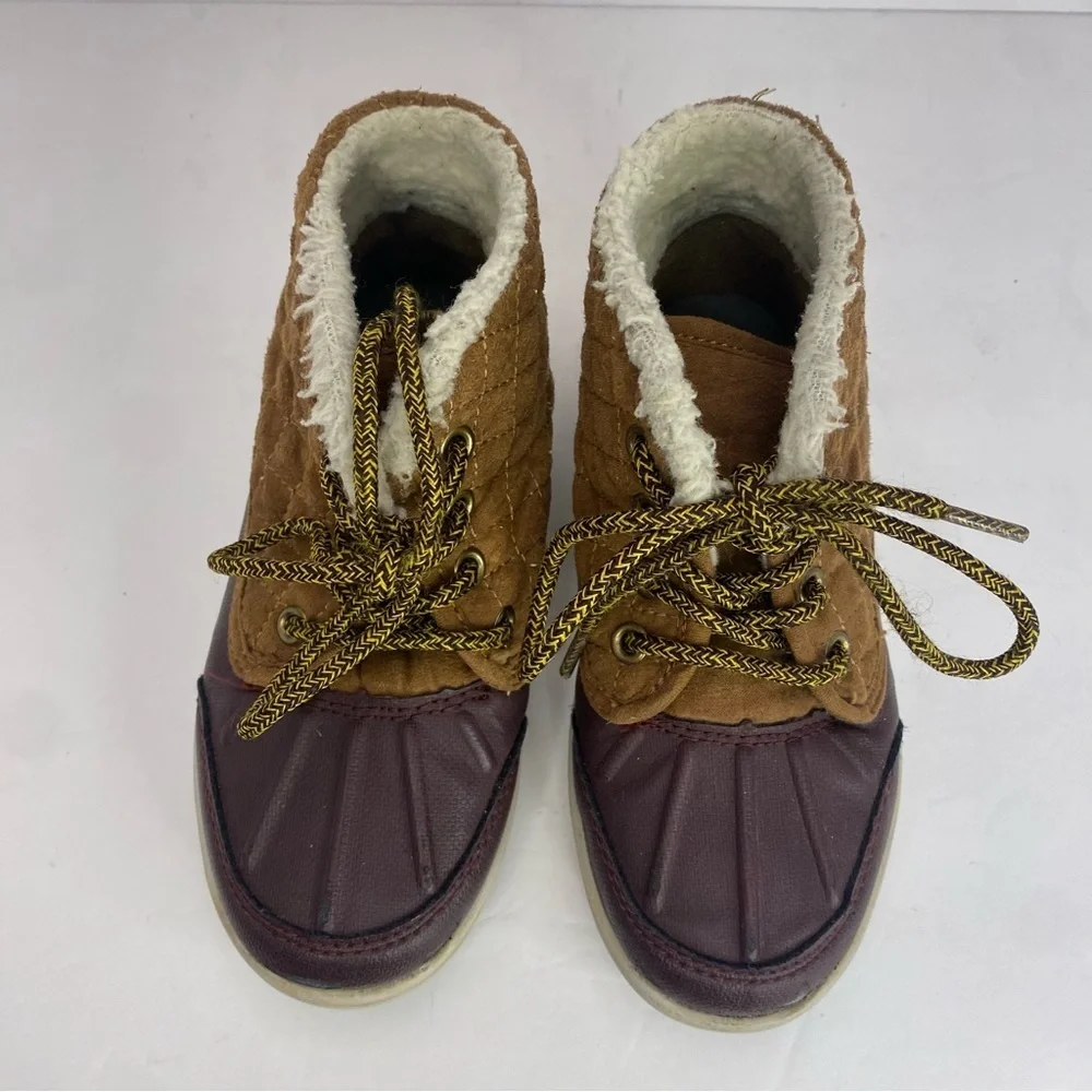 Oshkosh B'gosh Toddler Kids Duck Boots Tarin-B Brown Fabric and Rubber Size 11